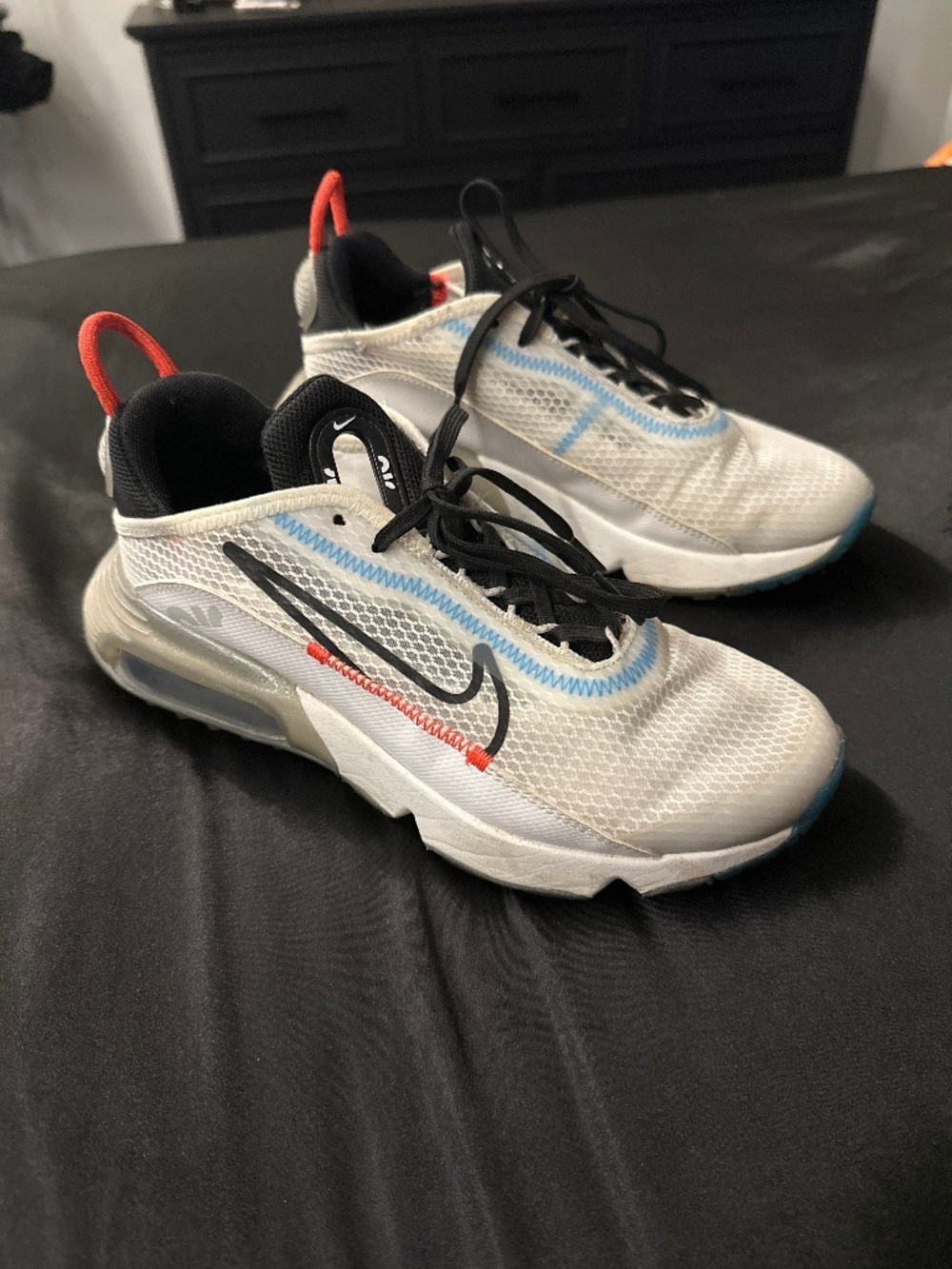 Nike AirMax 2090 (Size 4Y = Women’s 5.5)